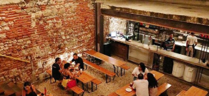 16 Inspirasi Dan Tips Mendesain Cafe Outdoor Keren dan Unik